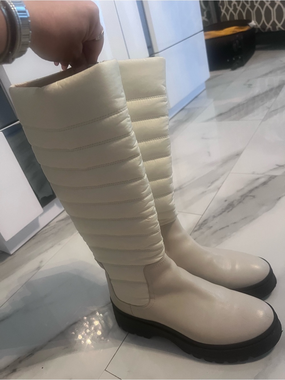 Aqatalia Women's white Padded Shaft Pull-On Boots